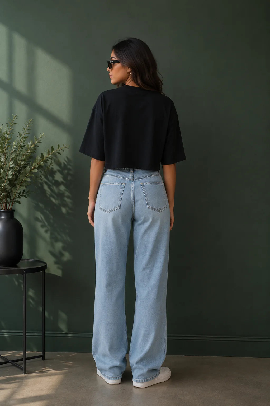 Cropped Aura Oversized - Preto - Costas